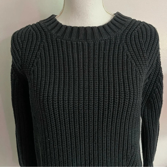 Everlane • Solid Black Knit Crew Neck Sweater - Picture 3 of 6